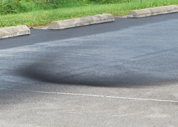 When’s the Best Time for Driveway Sealcoating Grand Rapids Asphalt Paving